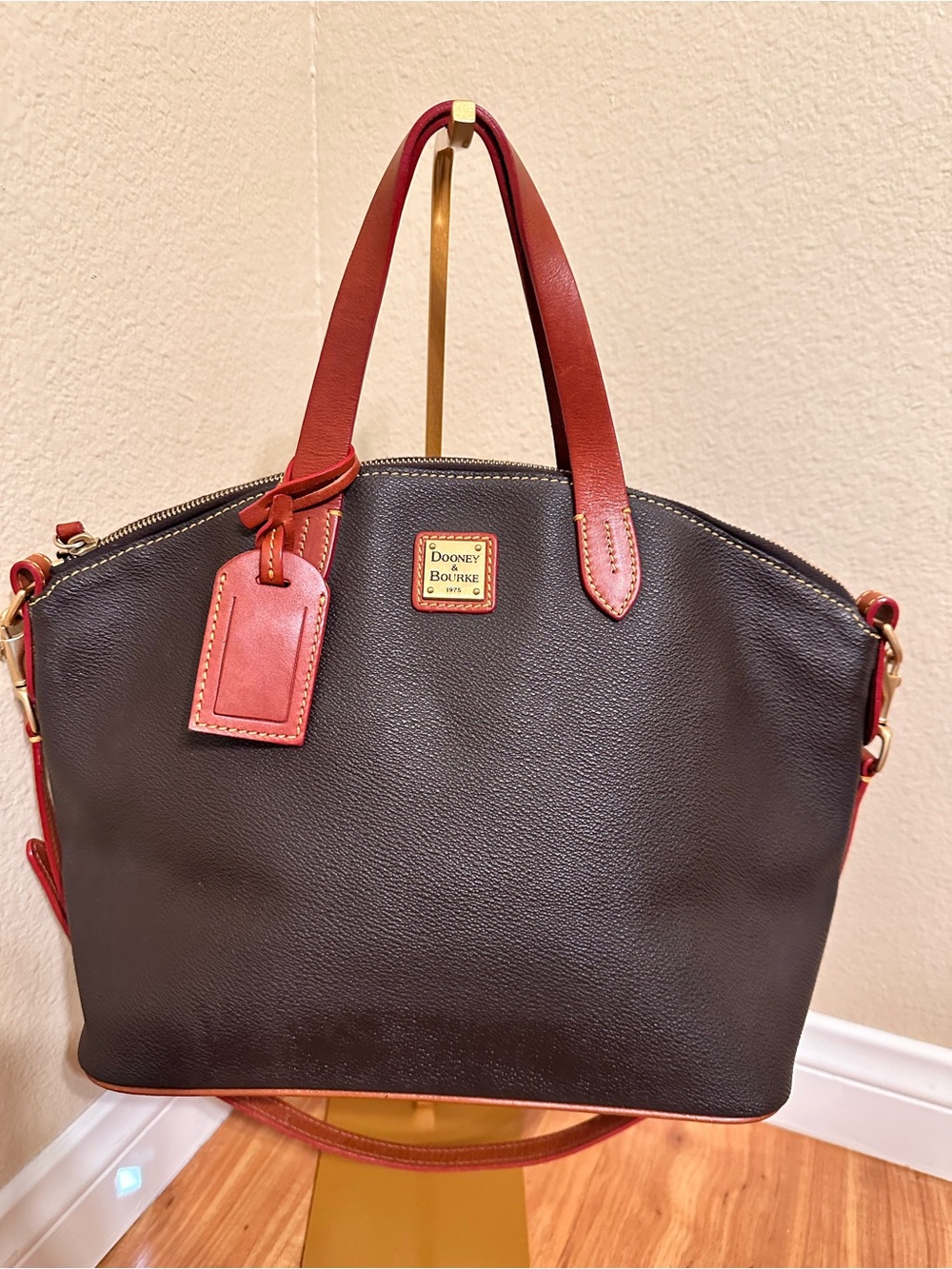 🦆 Dooney & Bourke Pebble Grain Domed Satchel Brown Tmoro Excellent